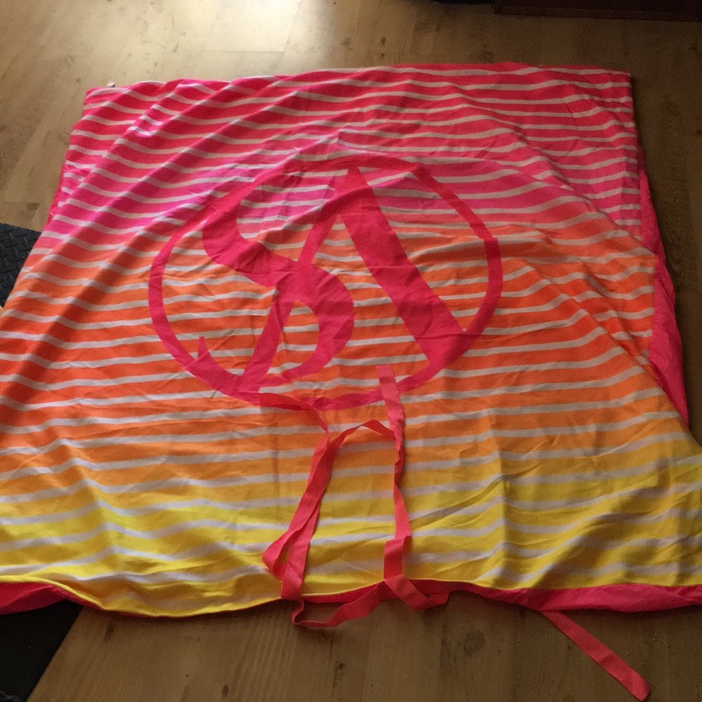 🥳HOST PICK🥳 Victoria secrets limited time neon beach blanket